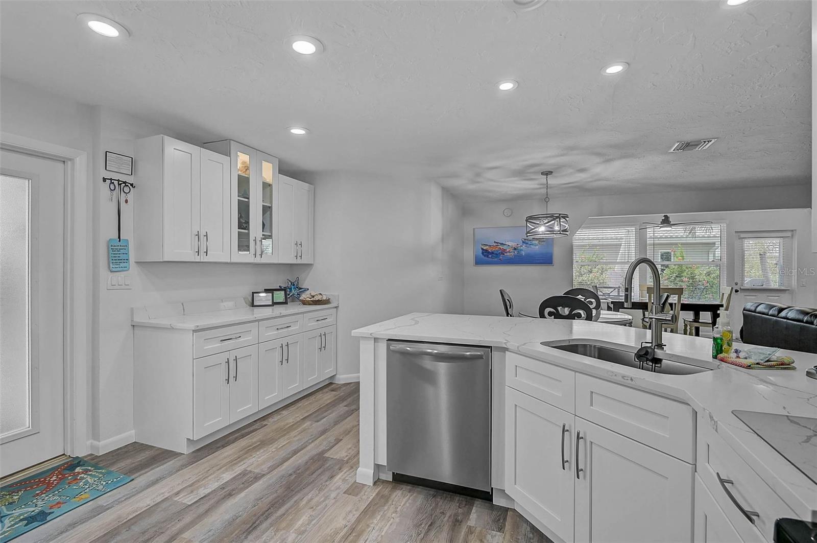 6308 MIDNIGHT PASS RD #6 — photo 25