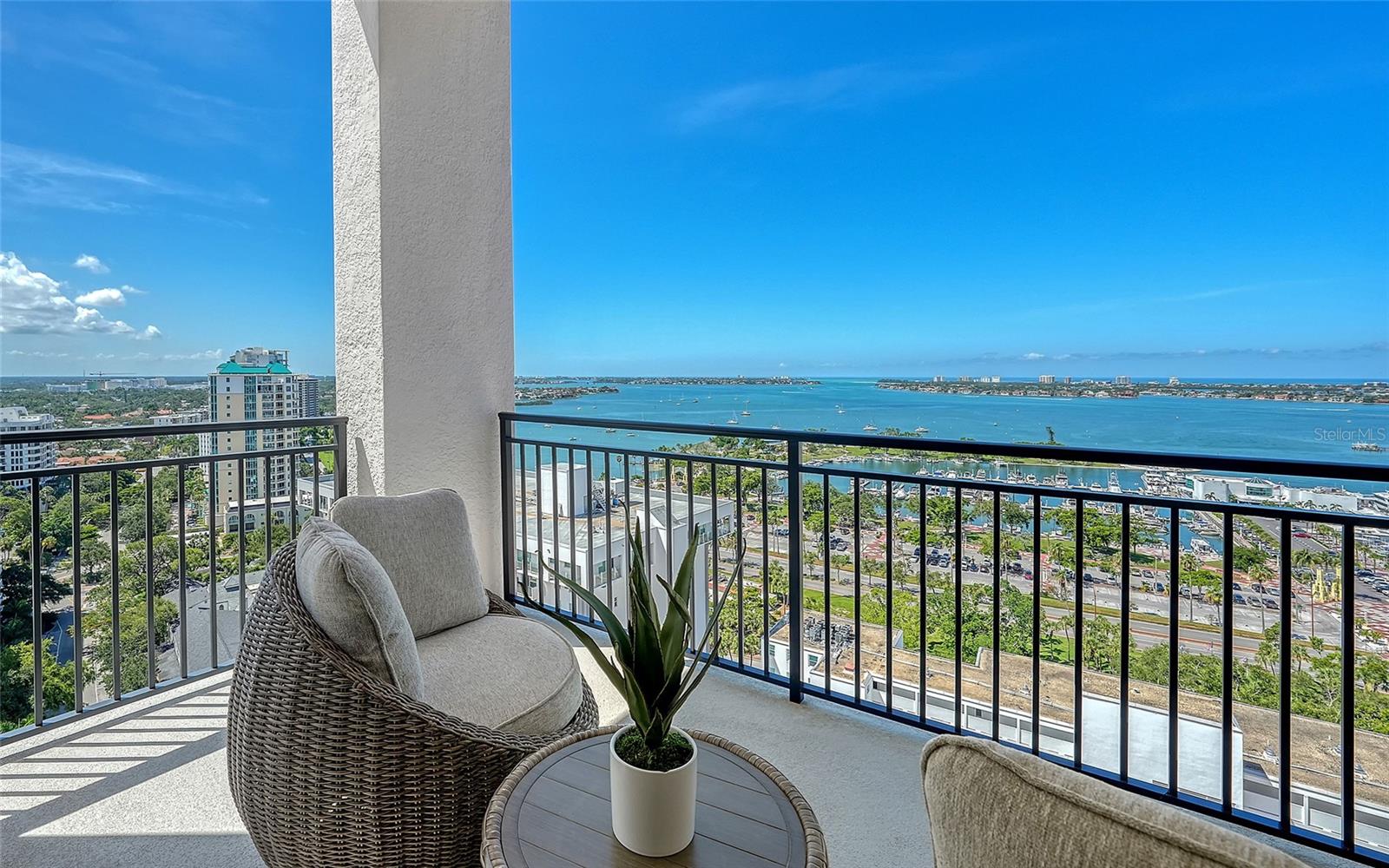 33 S PALM AVE #1501 — photo 21