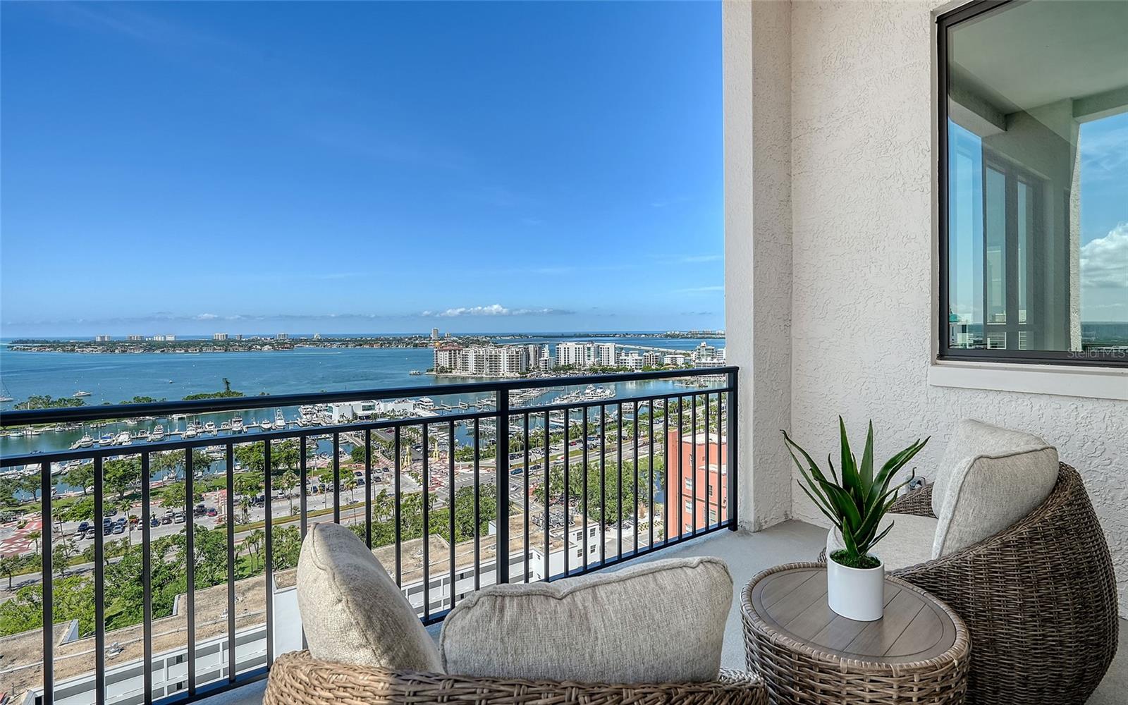 33 S PALM AVE #1501 — photo 22