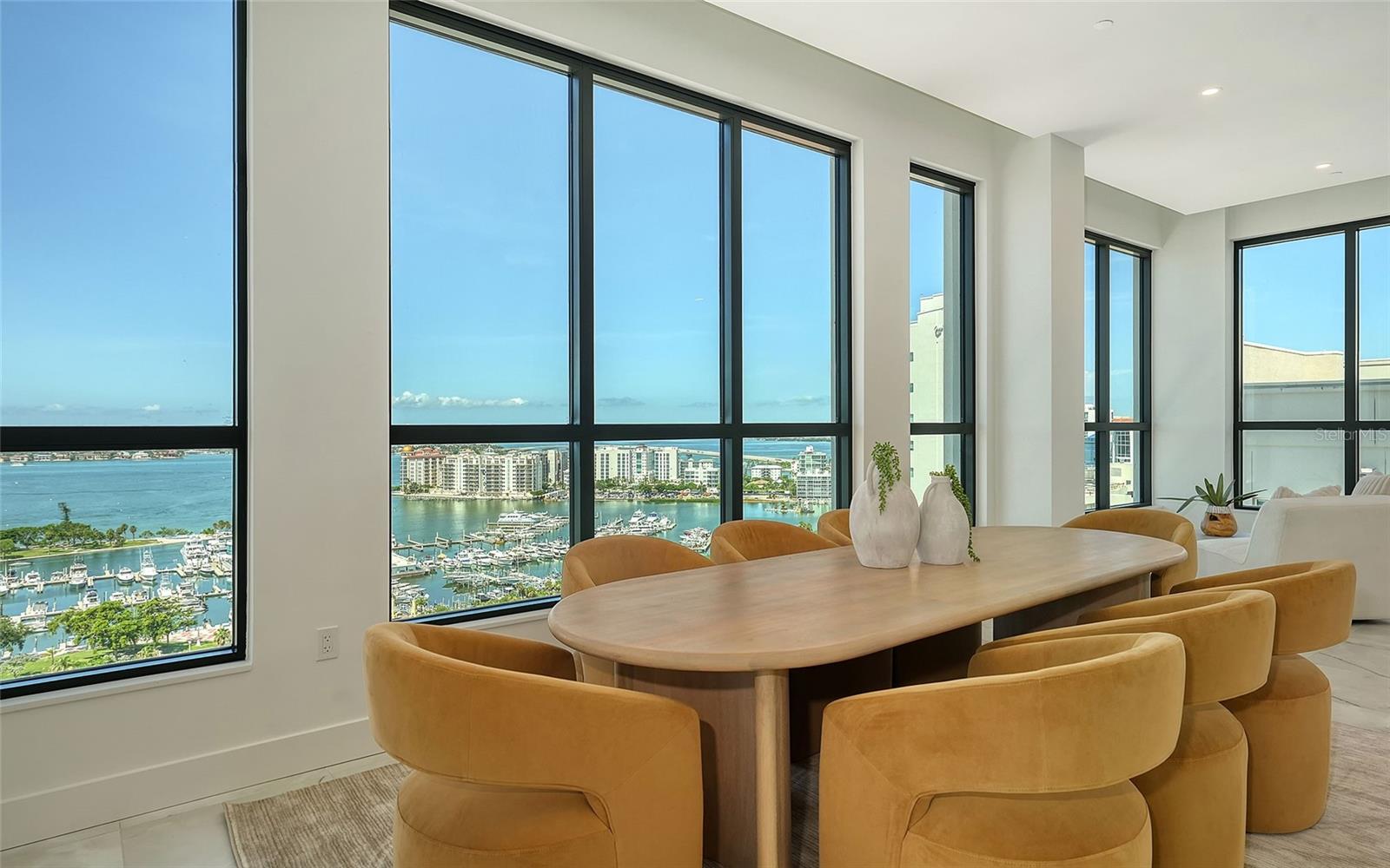 33 S PALM AVE #1501 — photo 12