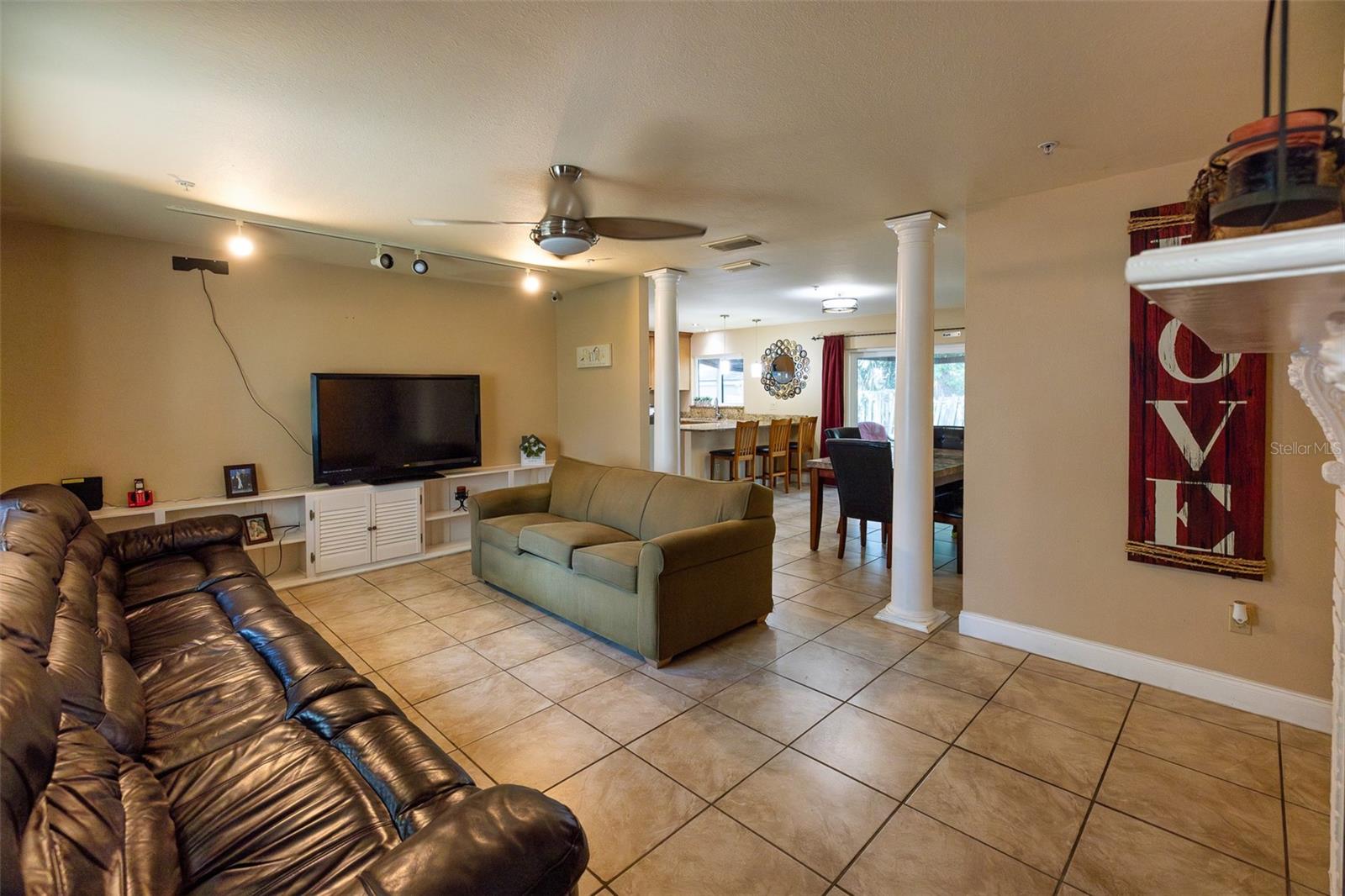 7128 WRENWOOD CIR — photo 54