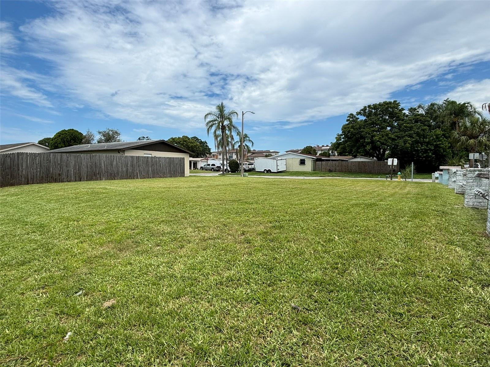 4368 SUNRAY DR — photo 2