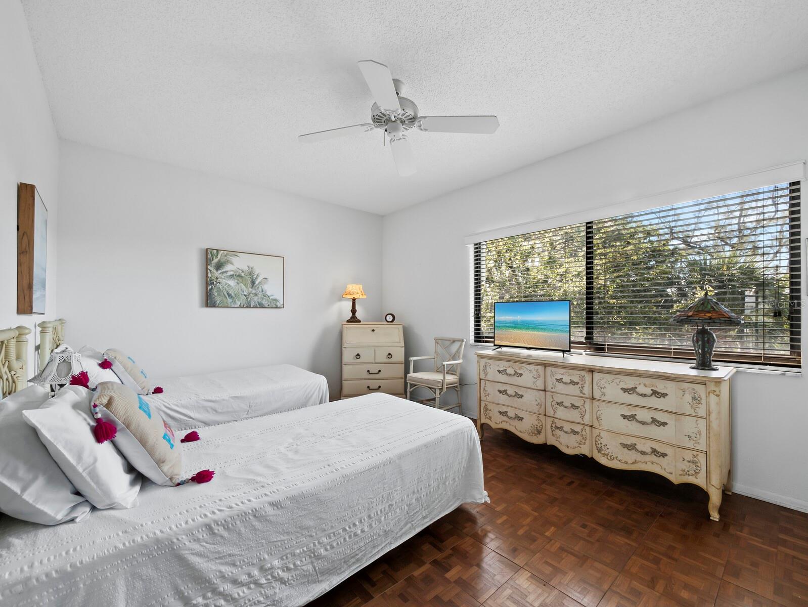 490 N SHORE RD #6 — photo 30