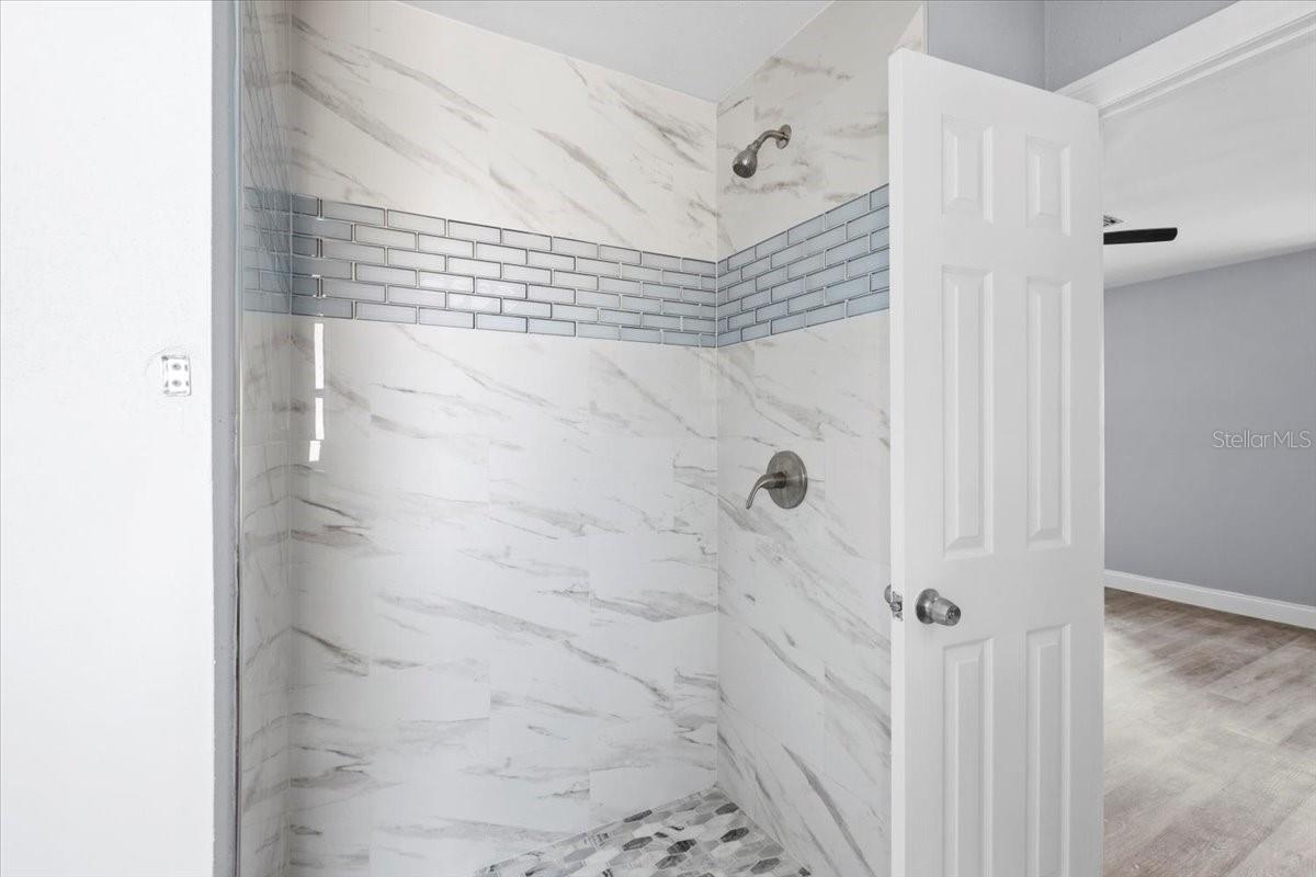116 HERMES RD — photo 14