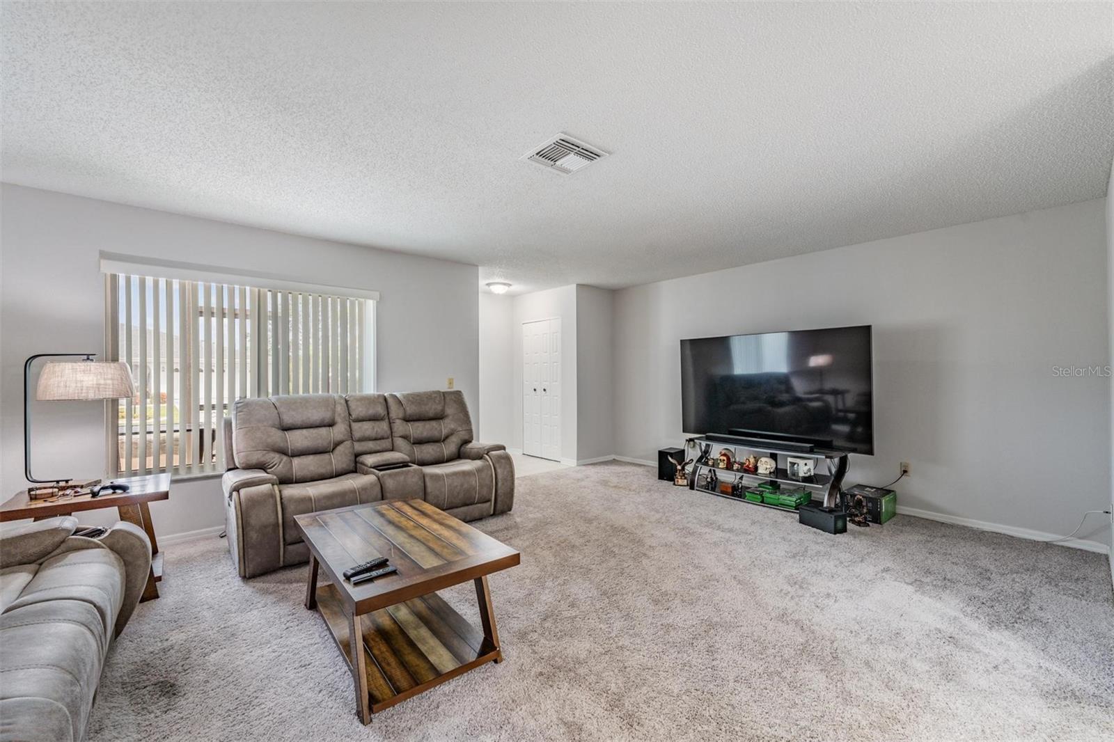 1209 WILD FEATHER LN — photo 34