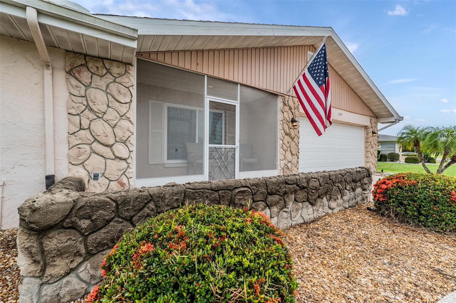 1209 WILD FEATHER LN — photo 2