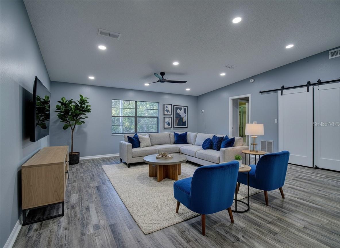 8122 MATTHEW DR — photo 7