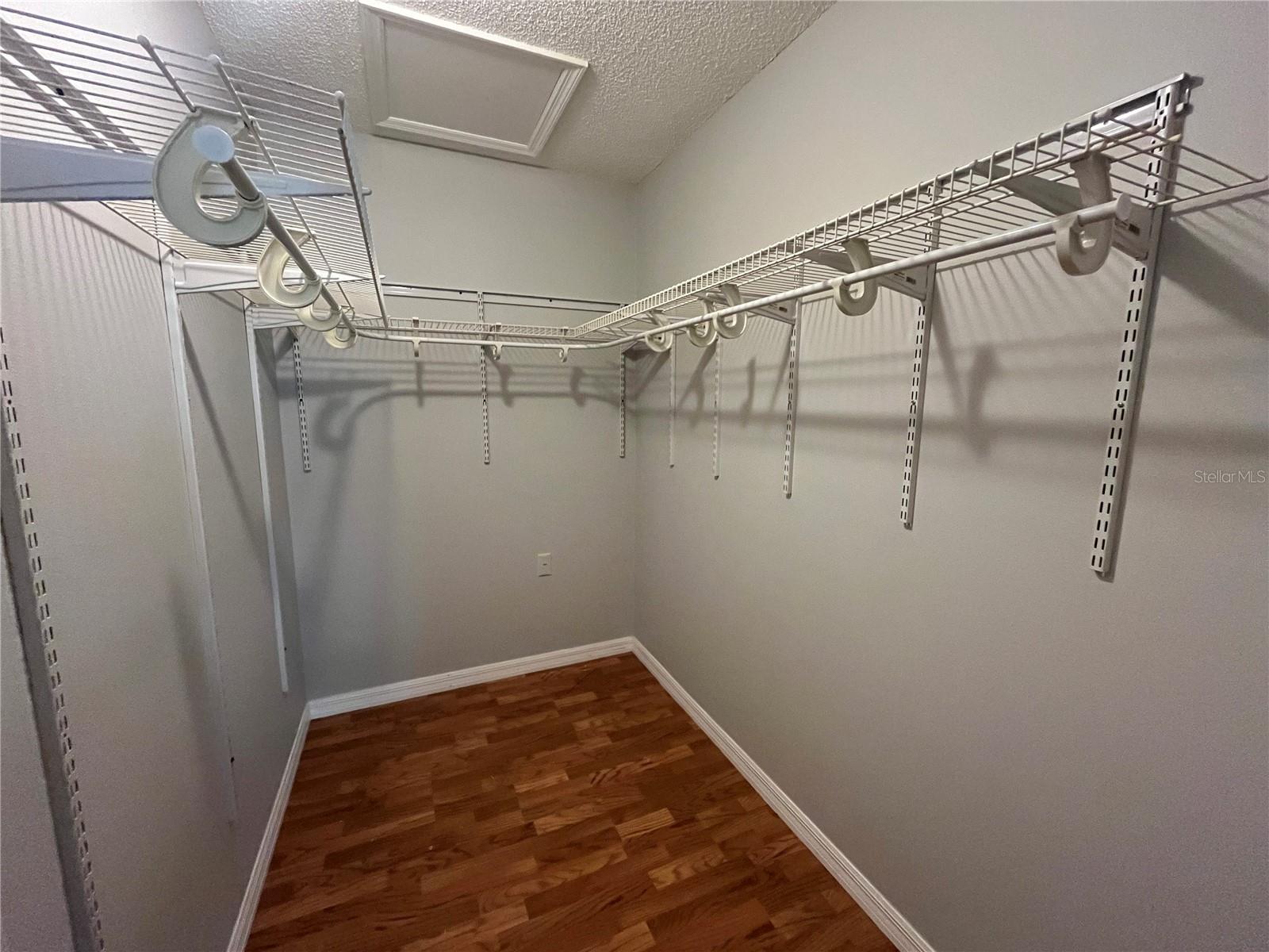 8122 MATTHEW DR — photo 13
