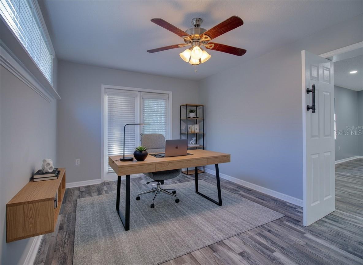 8122 MATTHEW DR — photo 18