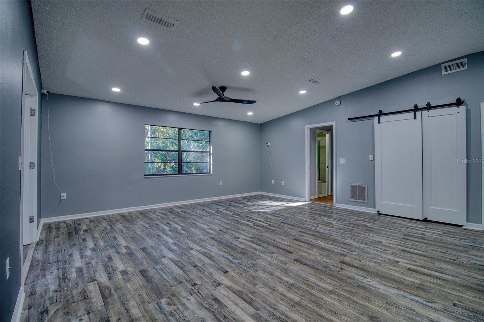 8122 MATTHEW DR — photo 8