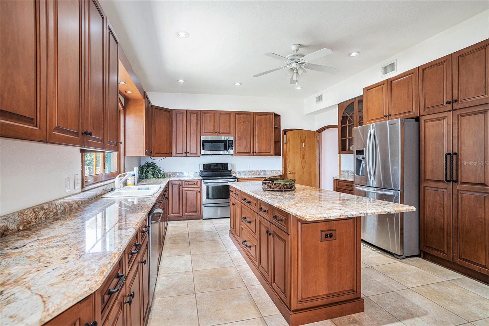 7715 RIVERVIEW DR — photo 13