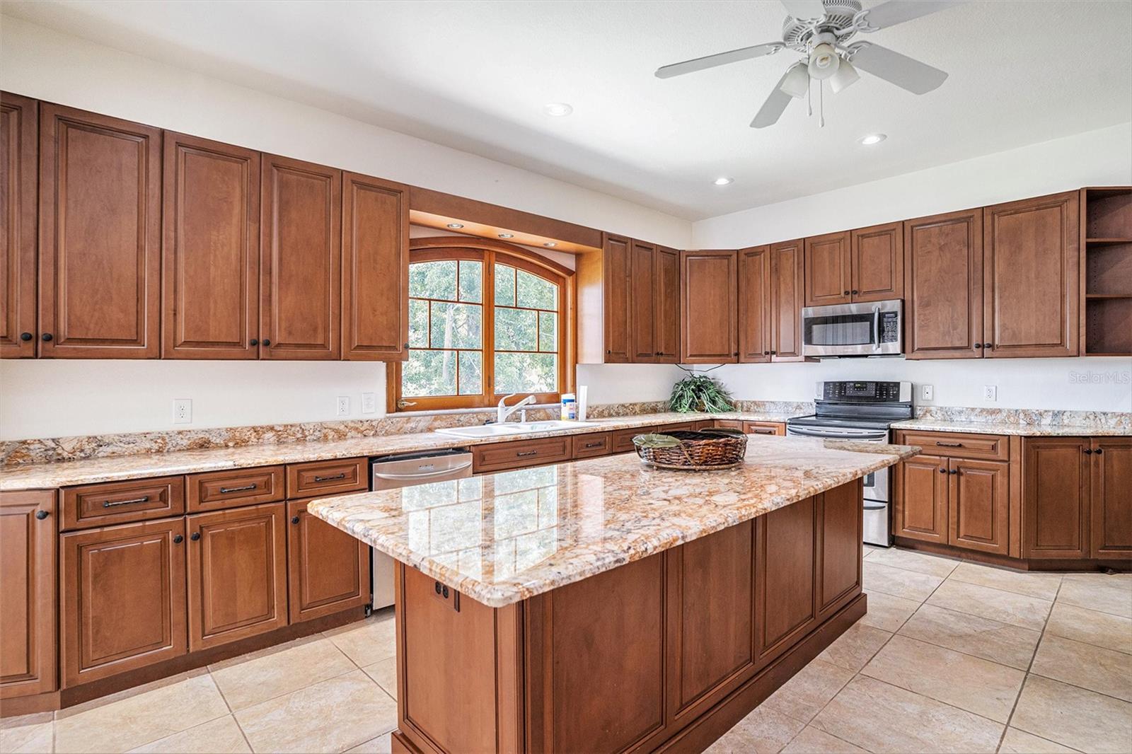 7715 RIVERVIEW DR — photo 16