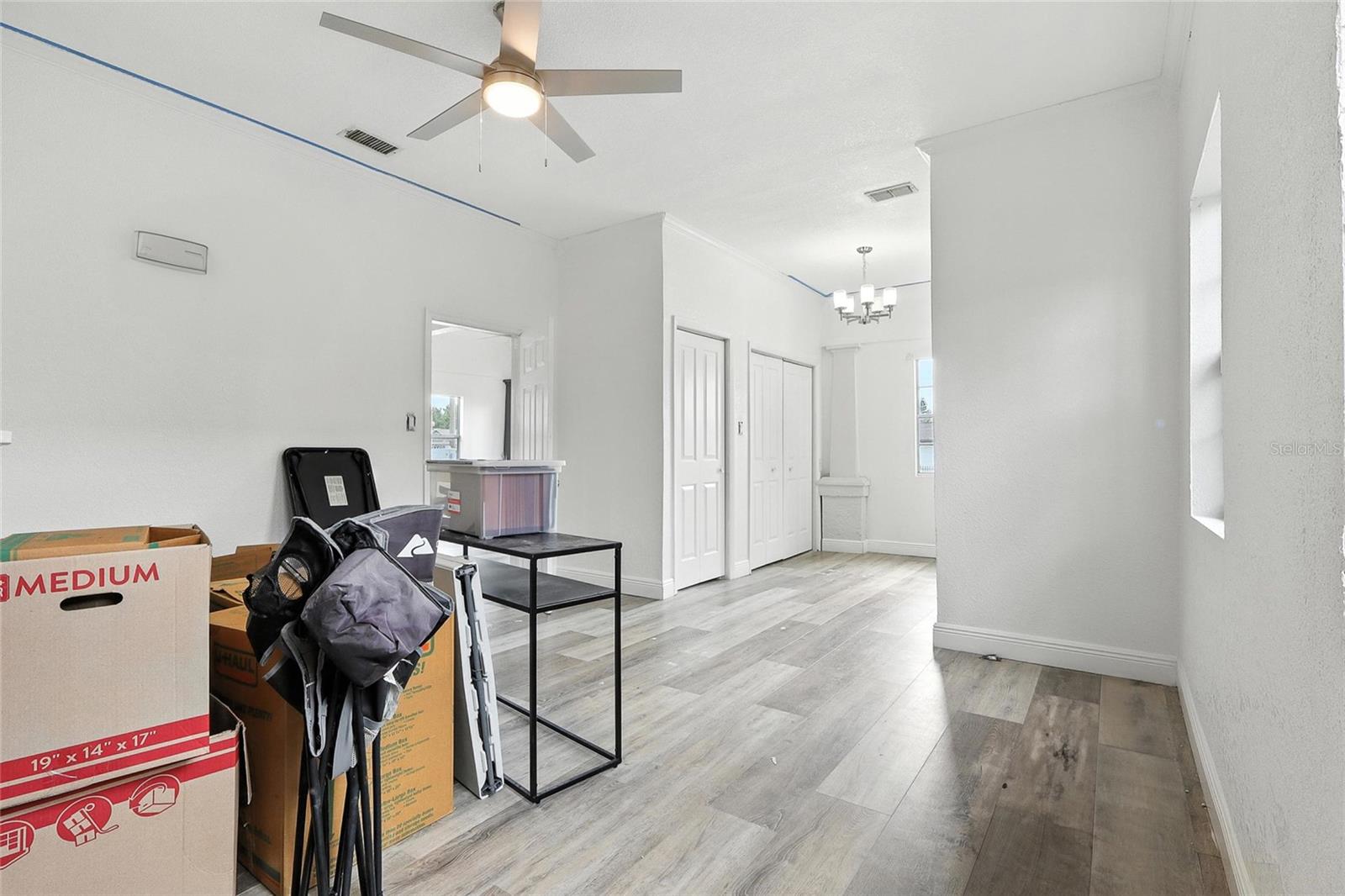 7012 N HUBERT AVE — photo 30