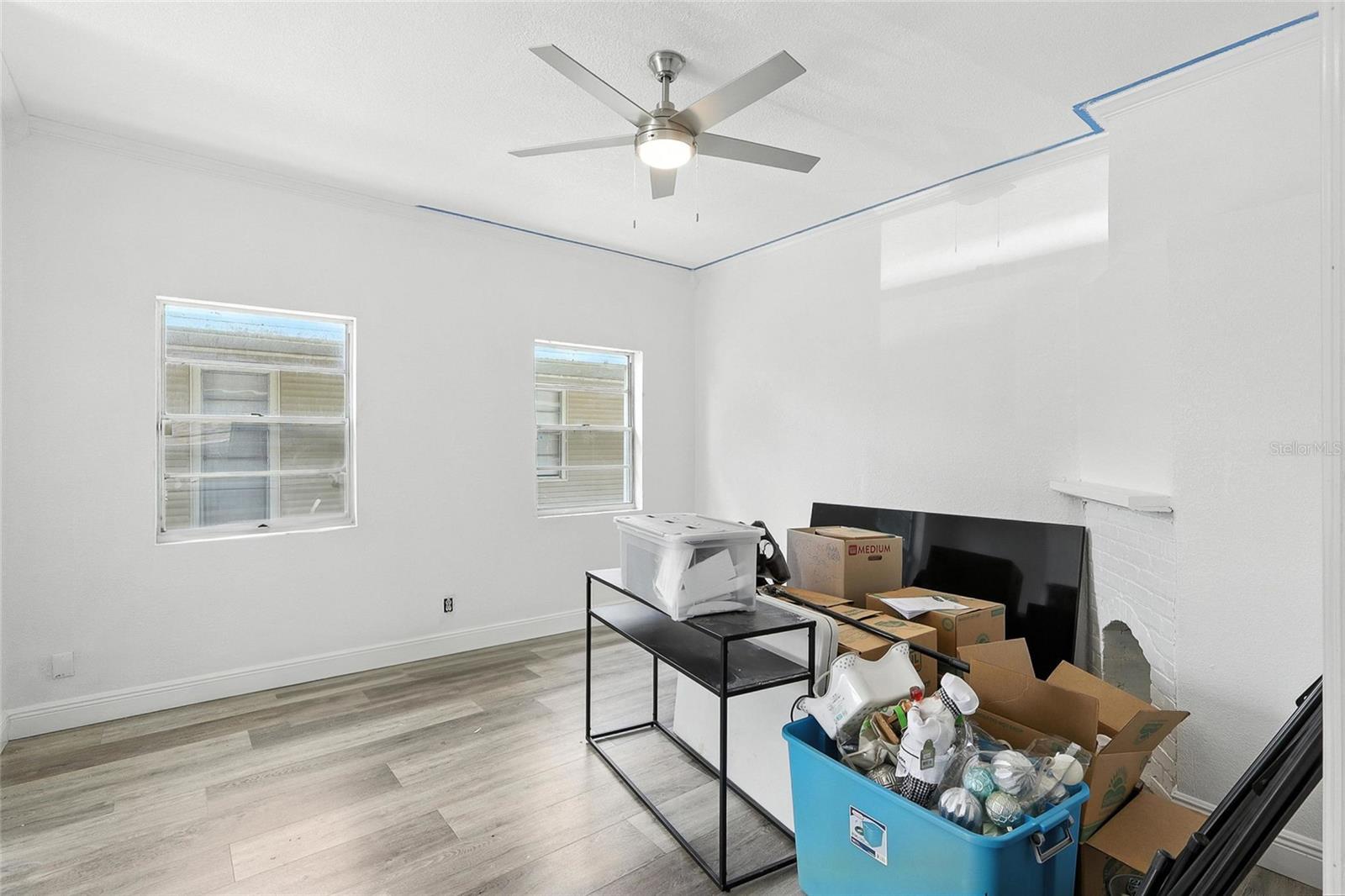 7012 N HUBERT AVE — photo 9