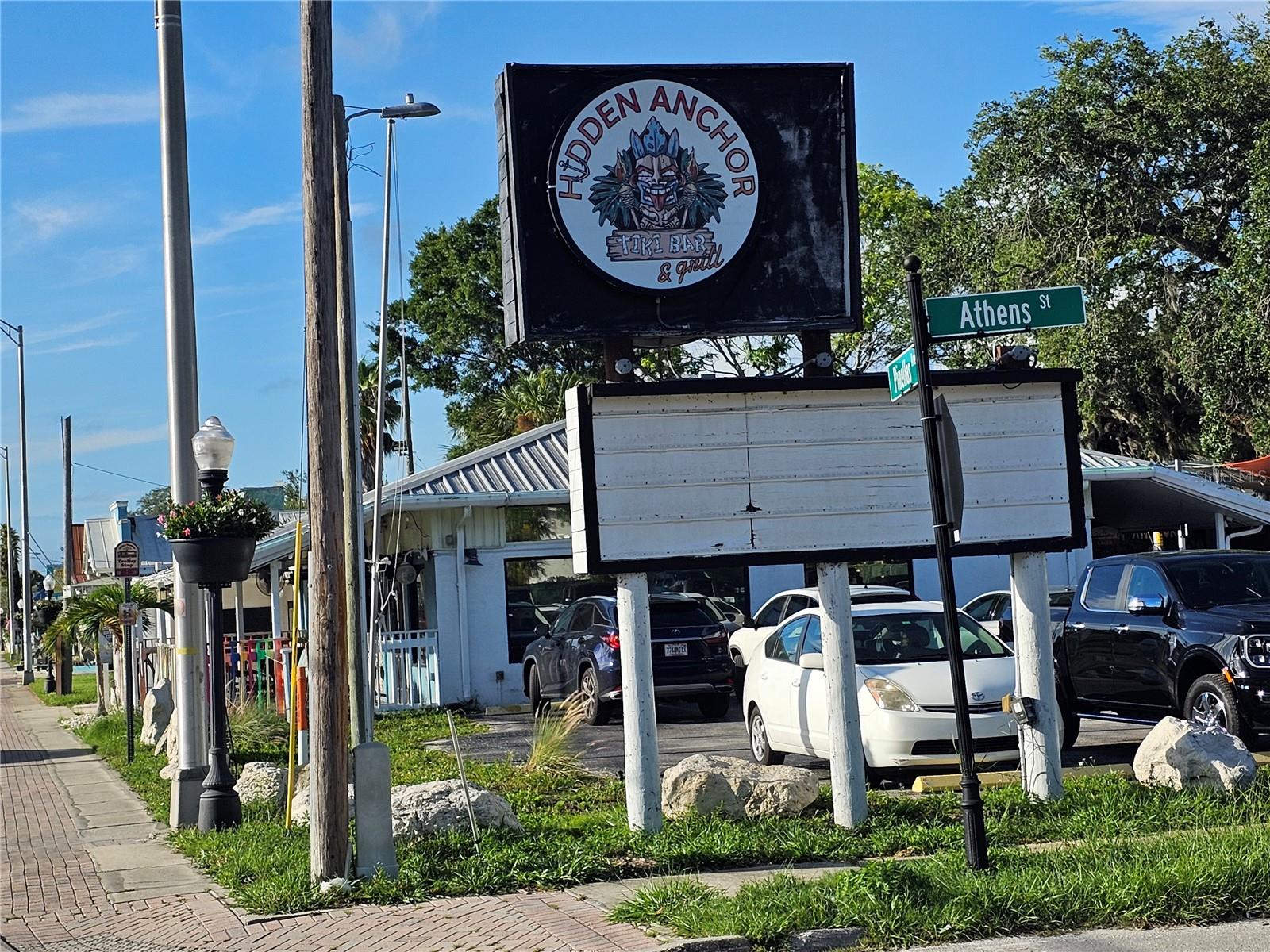 606 N PINELLAS AVE — photo 2