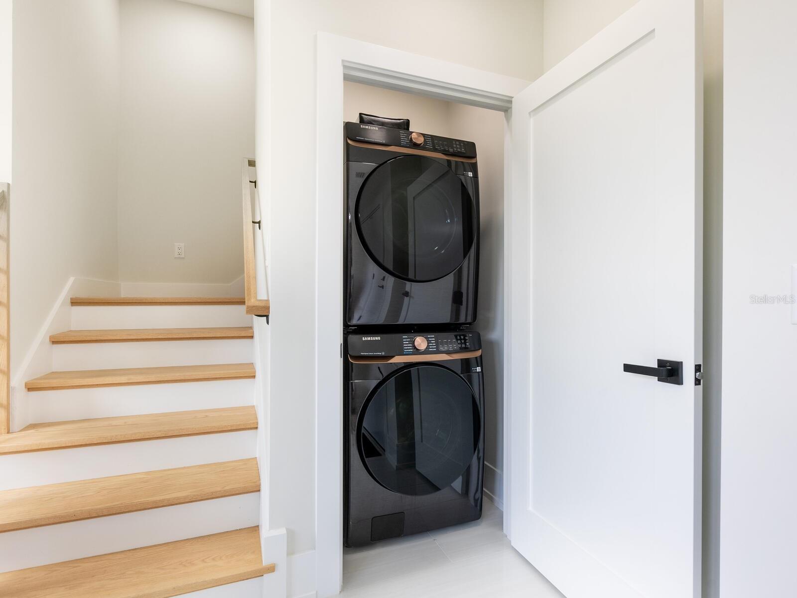 152 AUDUBON PL — photo 28