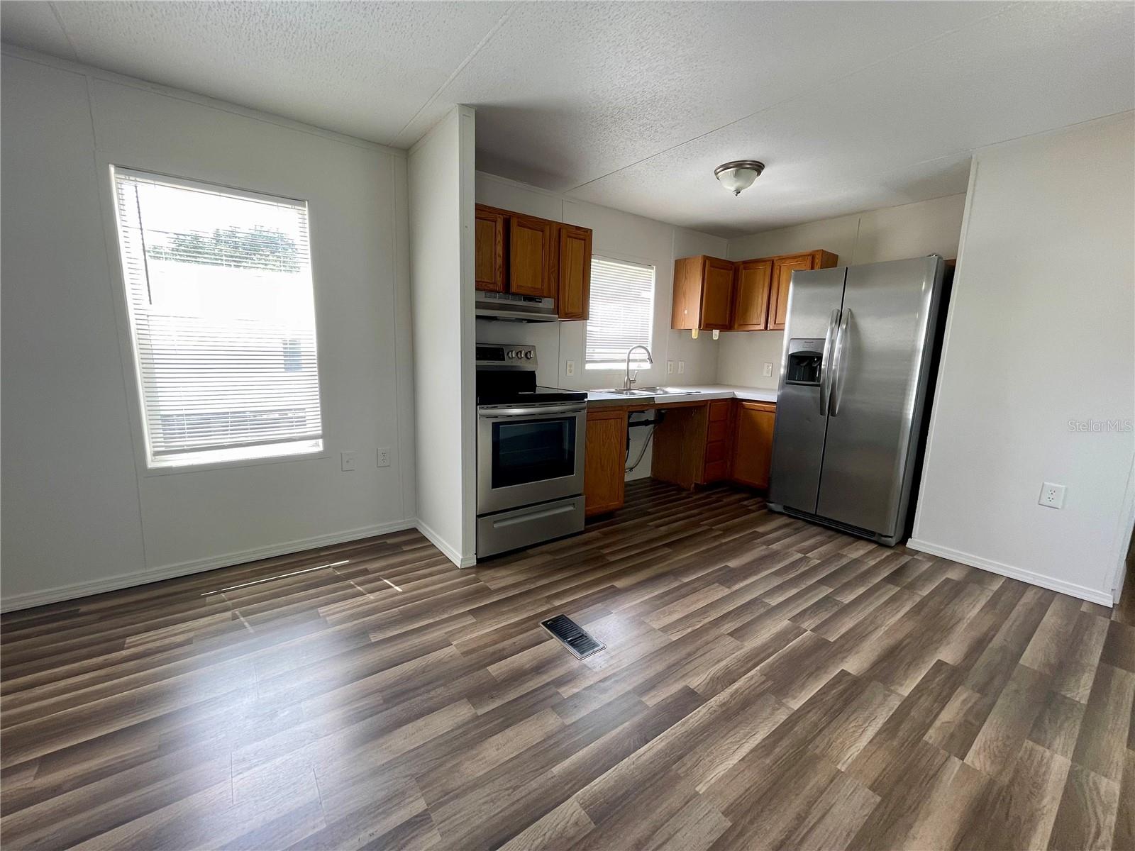 6304 EUGENE ACRES LN — photo 11
