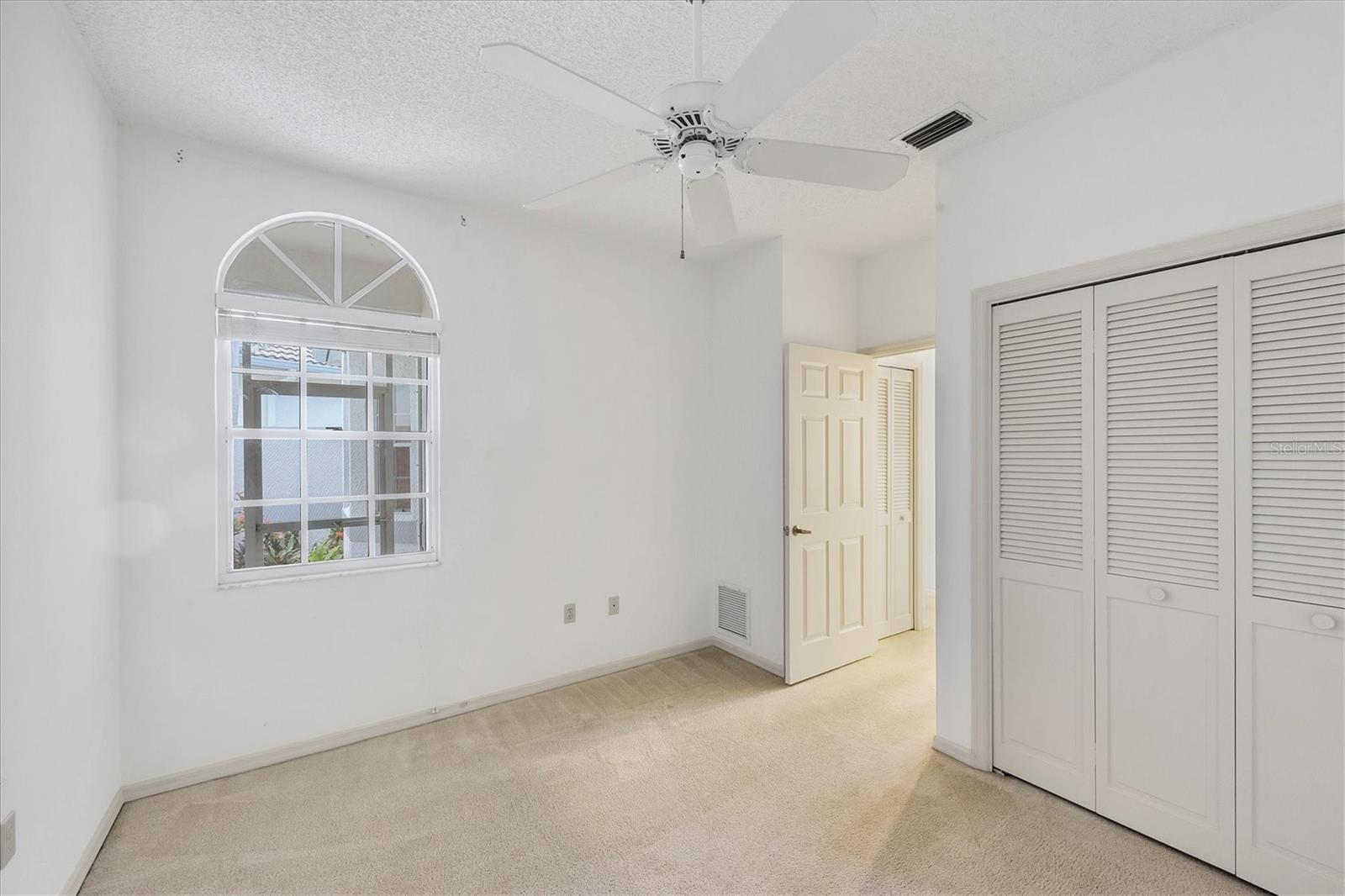 5662 LONG COMMON CIR #8 — photo 32