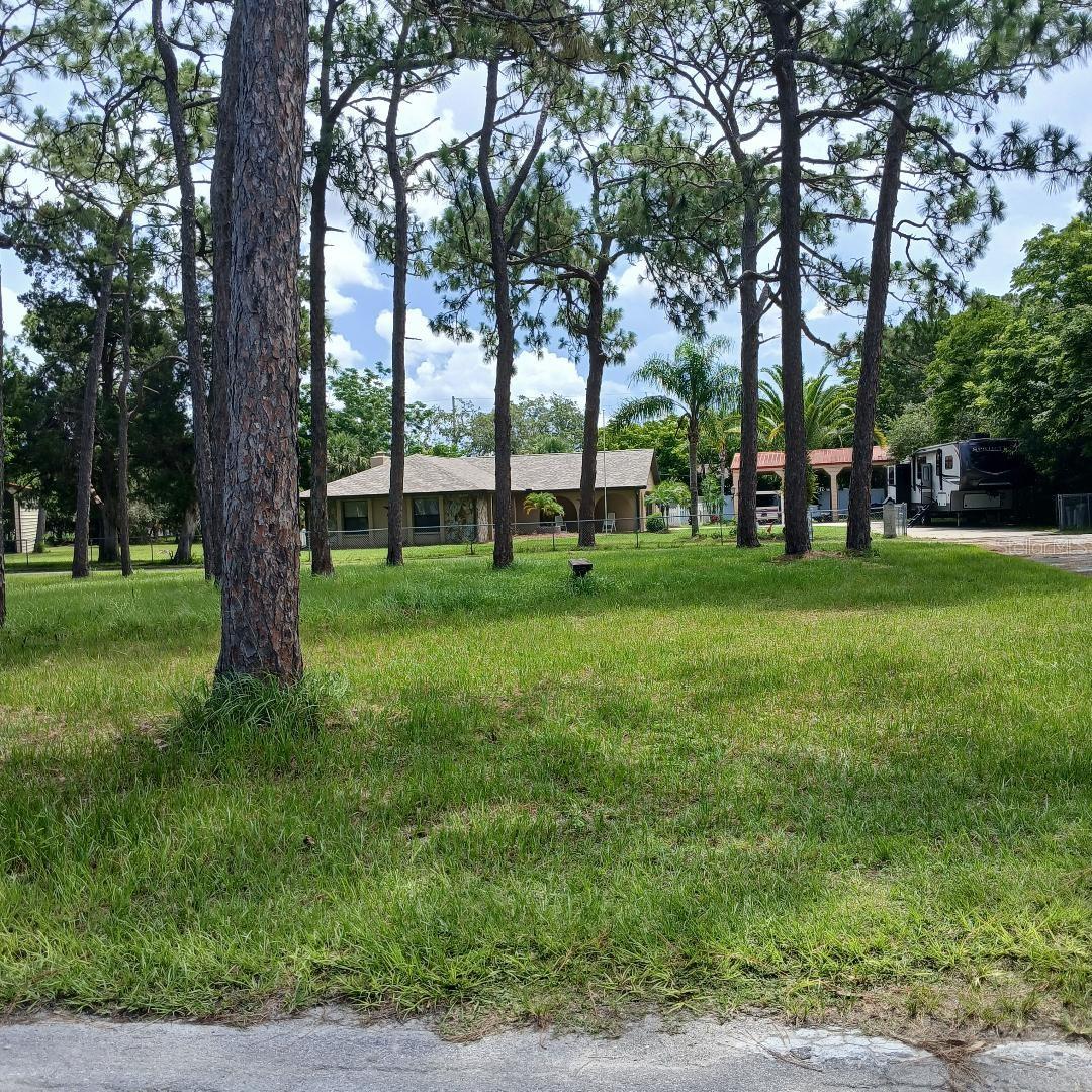 LYLE CIR — photo 2