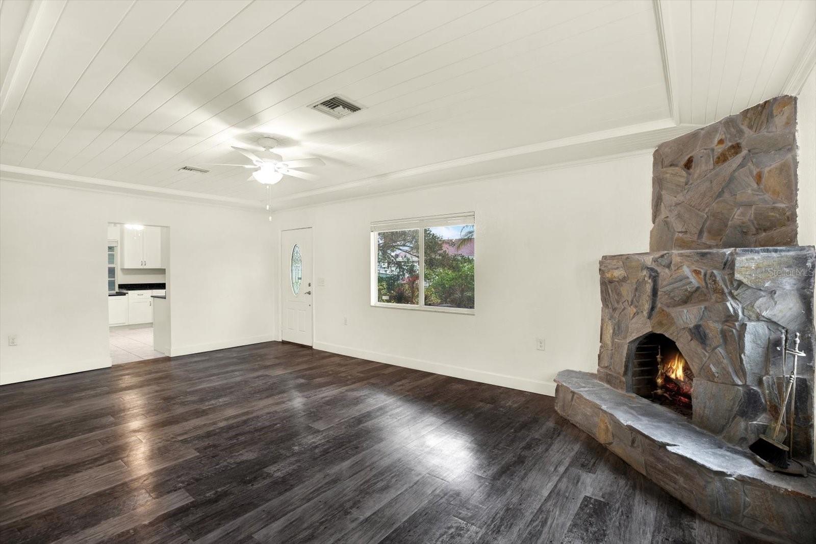 102 W NORTH BRANCH RD — photo 10
