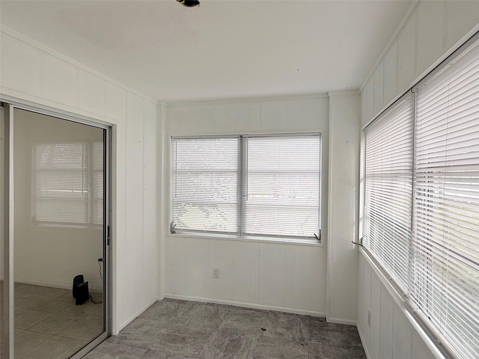 390 301 BLVD W #8D — photo 21