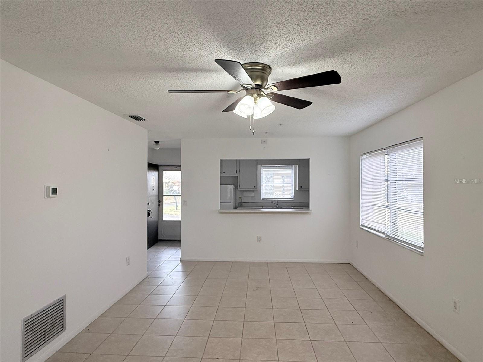 390 301 BLVD W #8D — photo 2