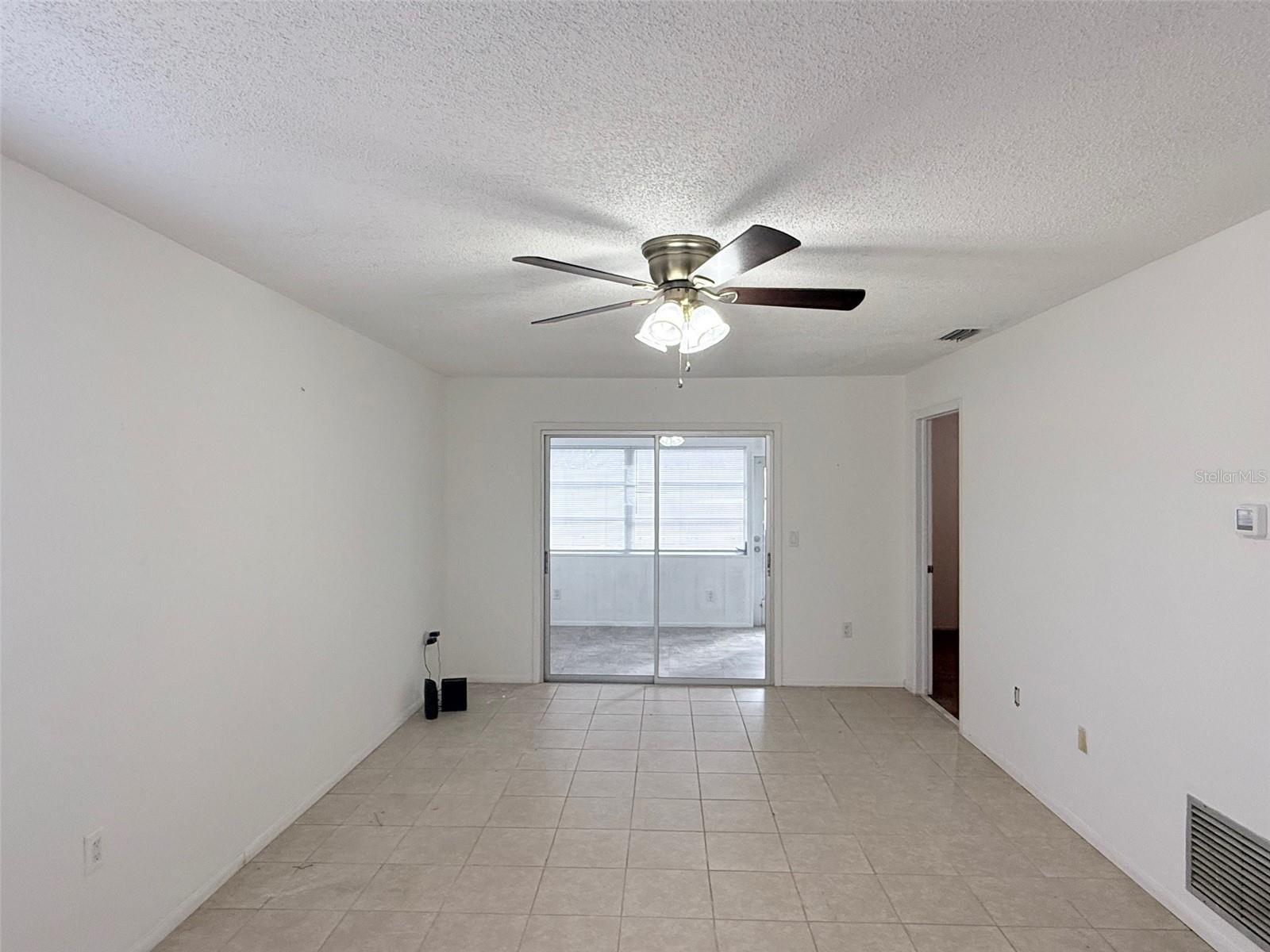 390 301 BLVD W #8D — photo 3