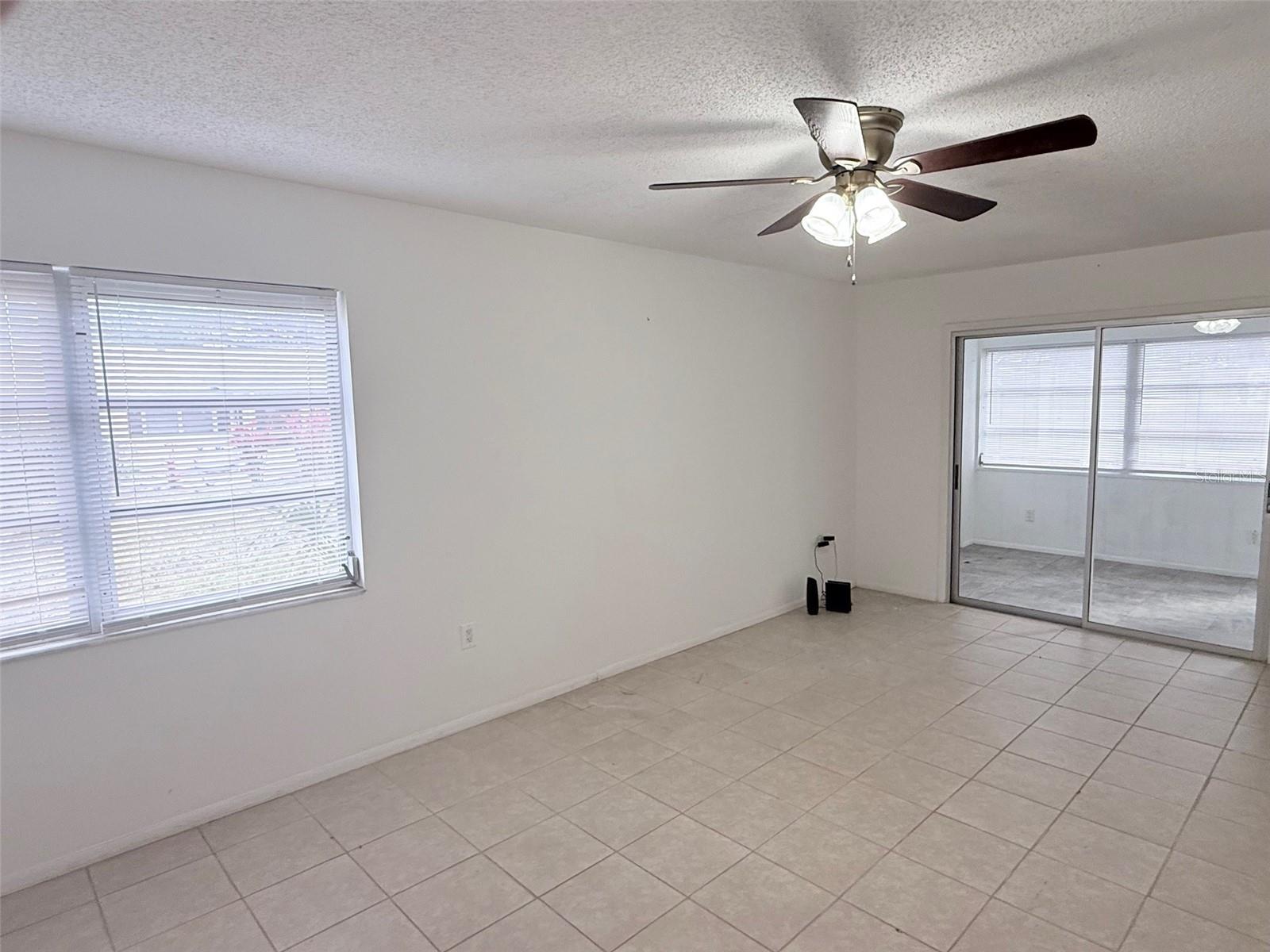 390 301 BLVD W #8D — photo 4