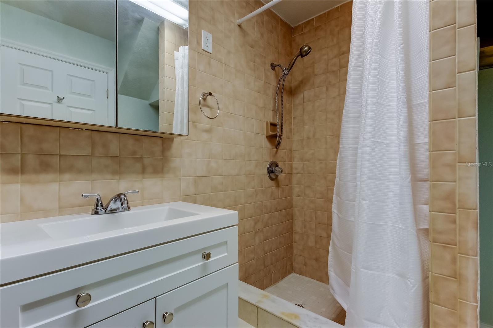 135 92ND AVE #5 — photo 40