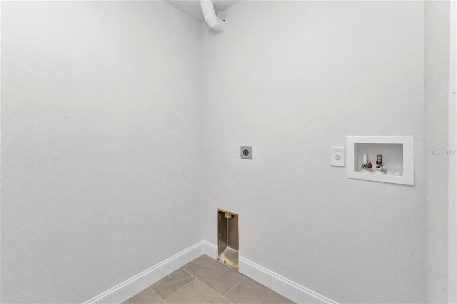 3435 W PRICE BLVD — photo 26