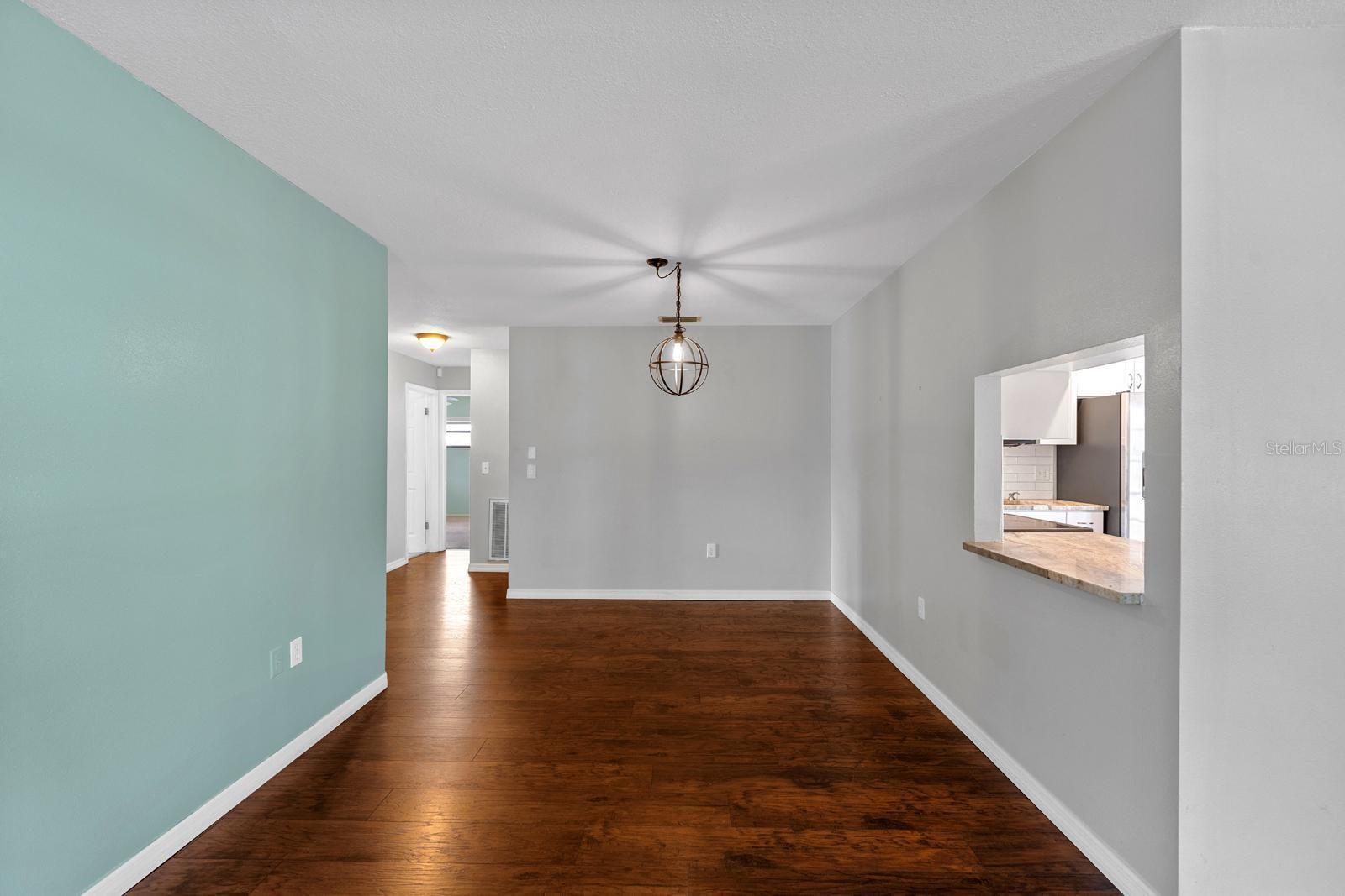 7505 BRAMBLEWOOD DR — photo 8