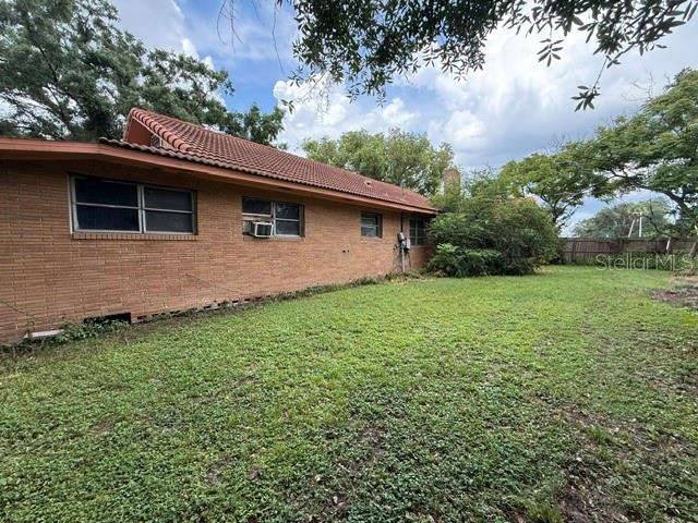 3011 S WIGGINS RD — photo 2