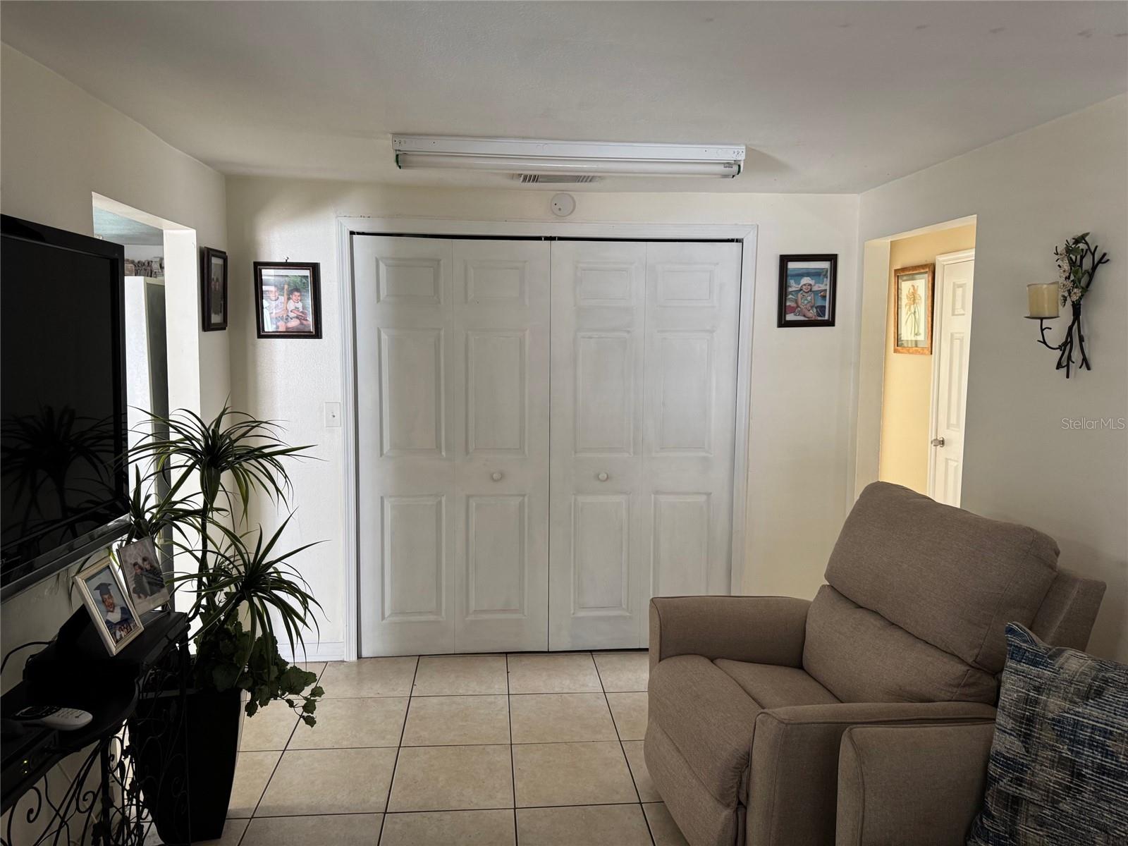3322 W SAINT JOSEPH ST — photo 9