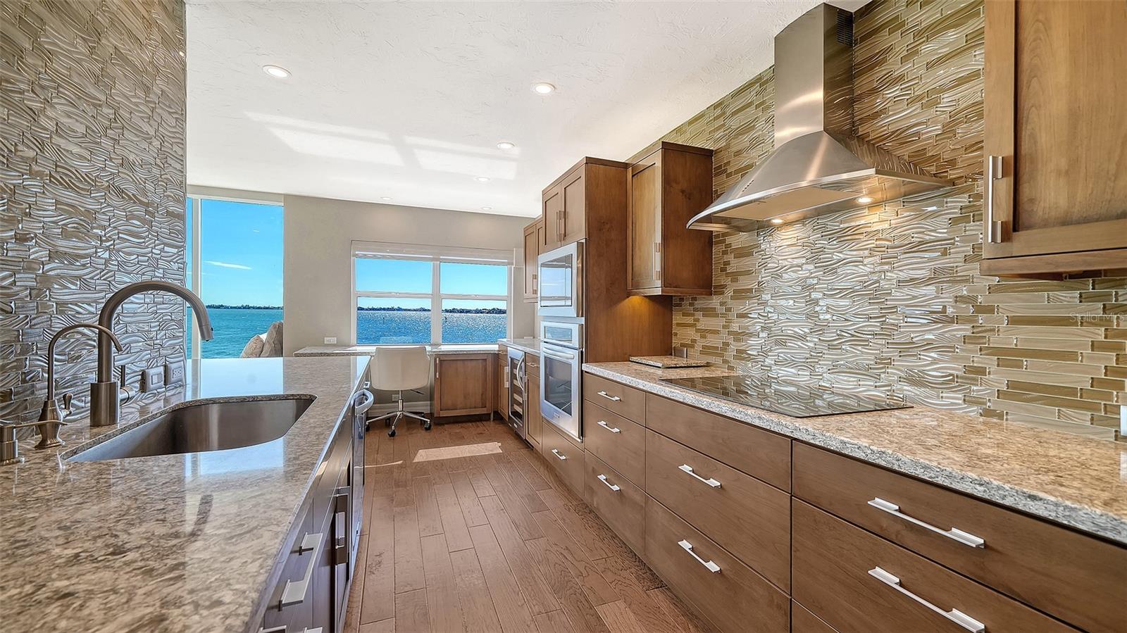 400 GOLDEN GATE PT #31 — photo 14