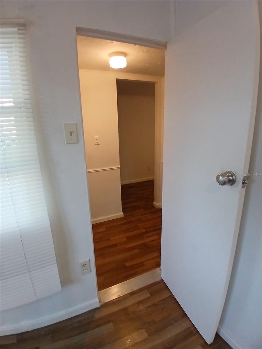 6604 SANDRA DR — photo 15