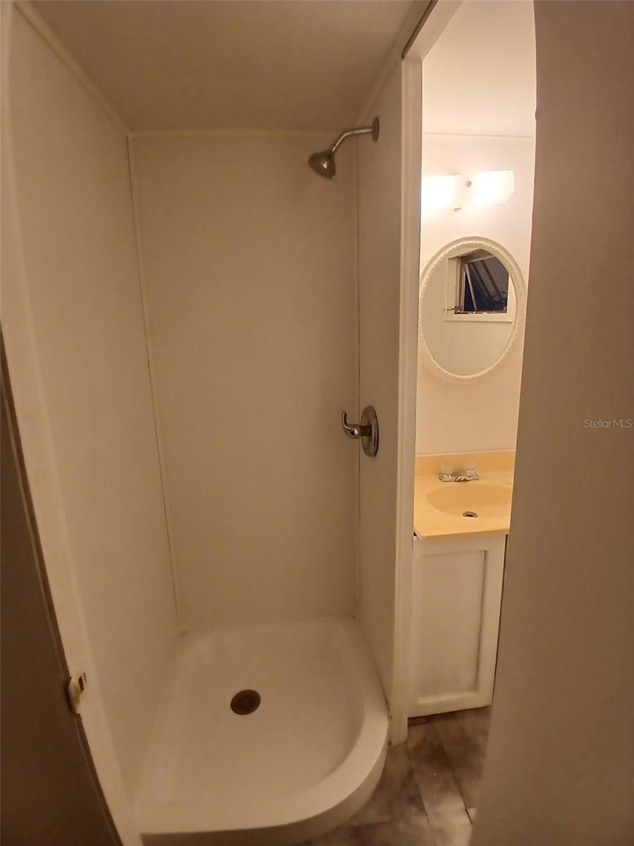 6604 SANDRA DR — photo 11