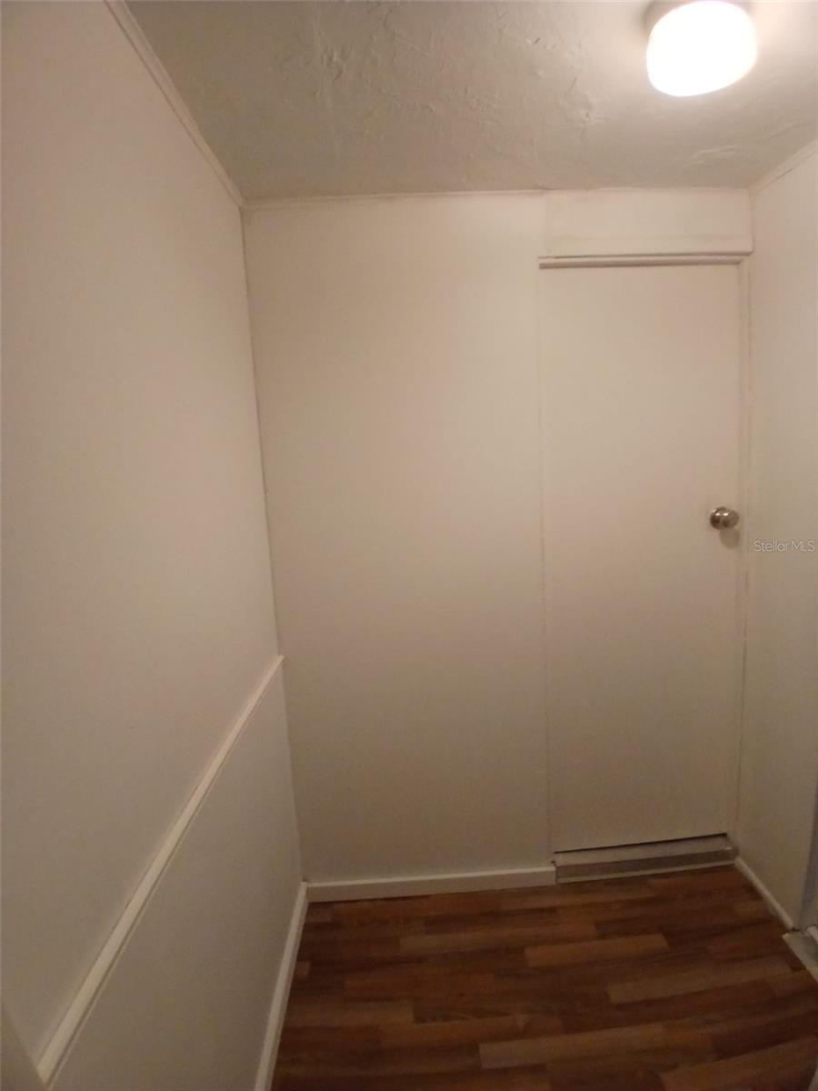 6604 SANDRA DR — photo 8
