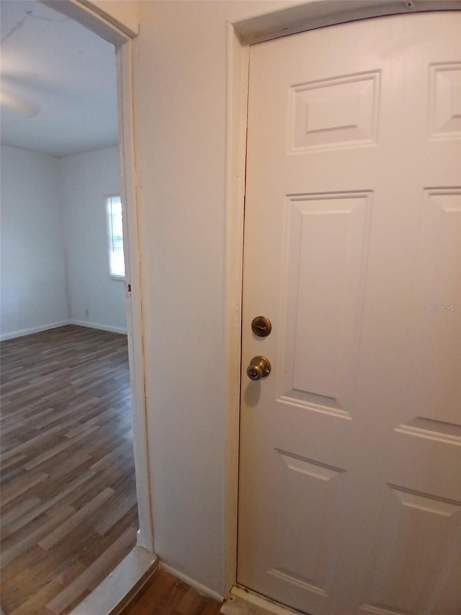 6604 SANDRA DR — photo 14