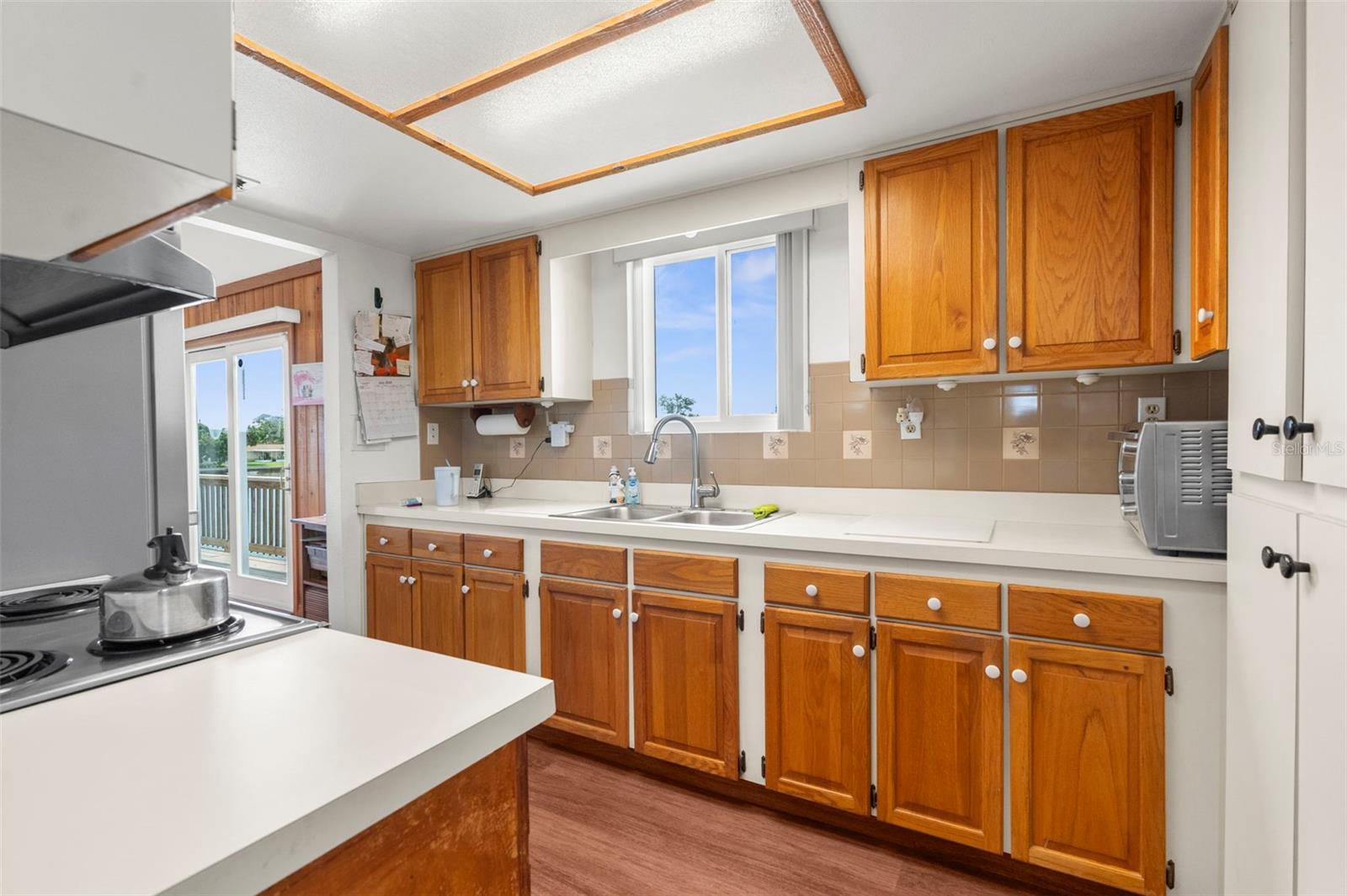 13825 SAN JUAN AVE — photo 4
