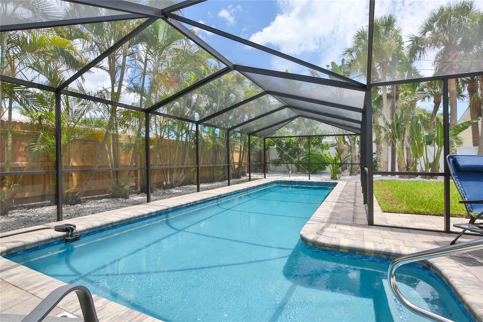 211 ISLAND CIR — photo 30