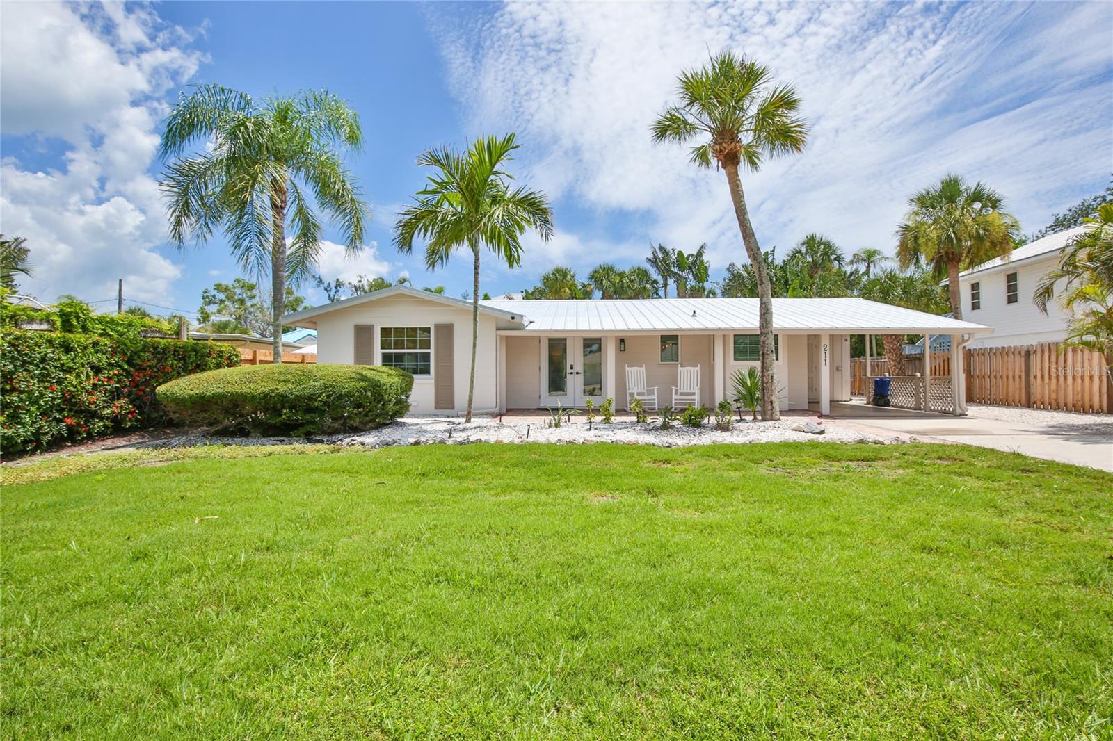 211 ISLAND CIR — photo 2