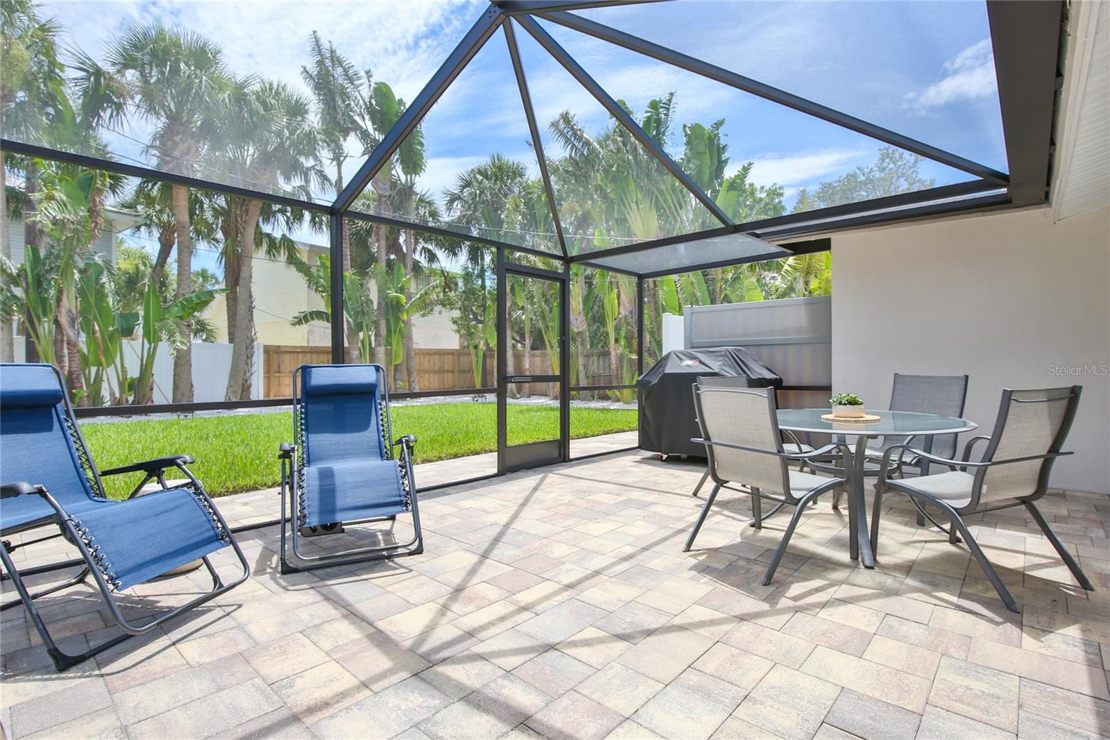 211 ISLAND CIR — photo 34