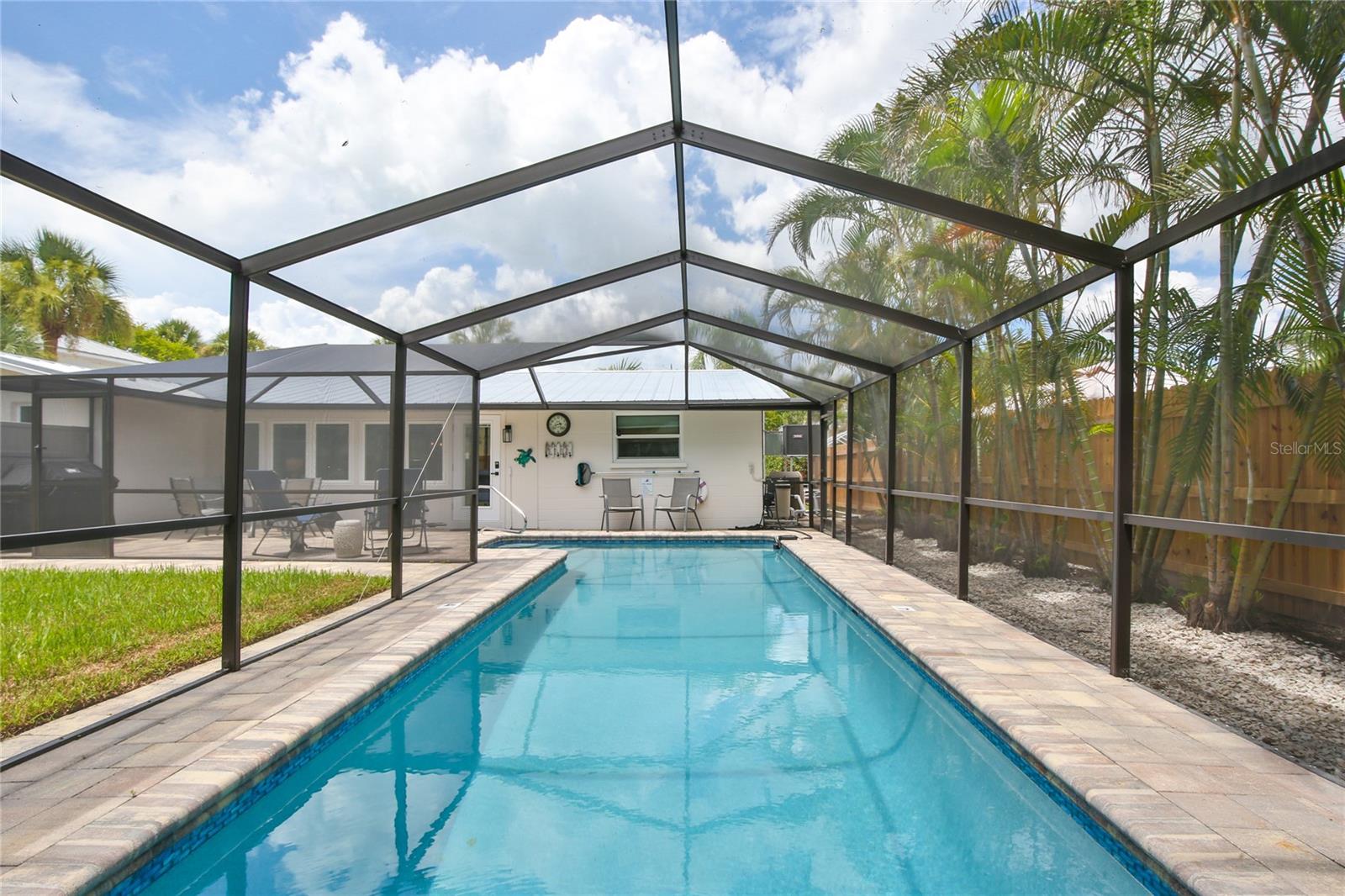 211 ISLAND CIR — photo 31