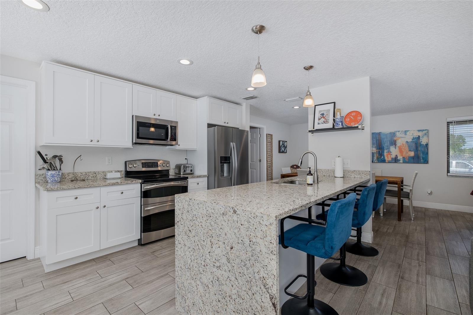 2180 PHILIPPE PKWY — photo 4
