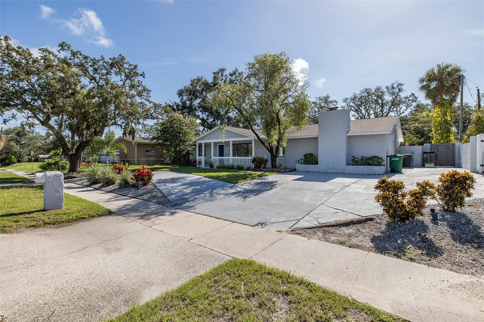 2180 PHILIPPE PKWY — photo 34