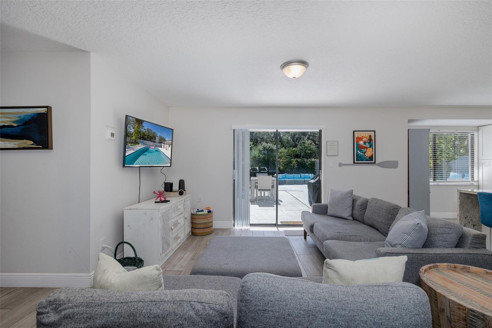 2180 PHILIPPE PKWY — photo 47