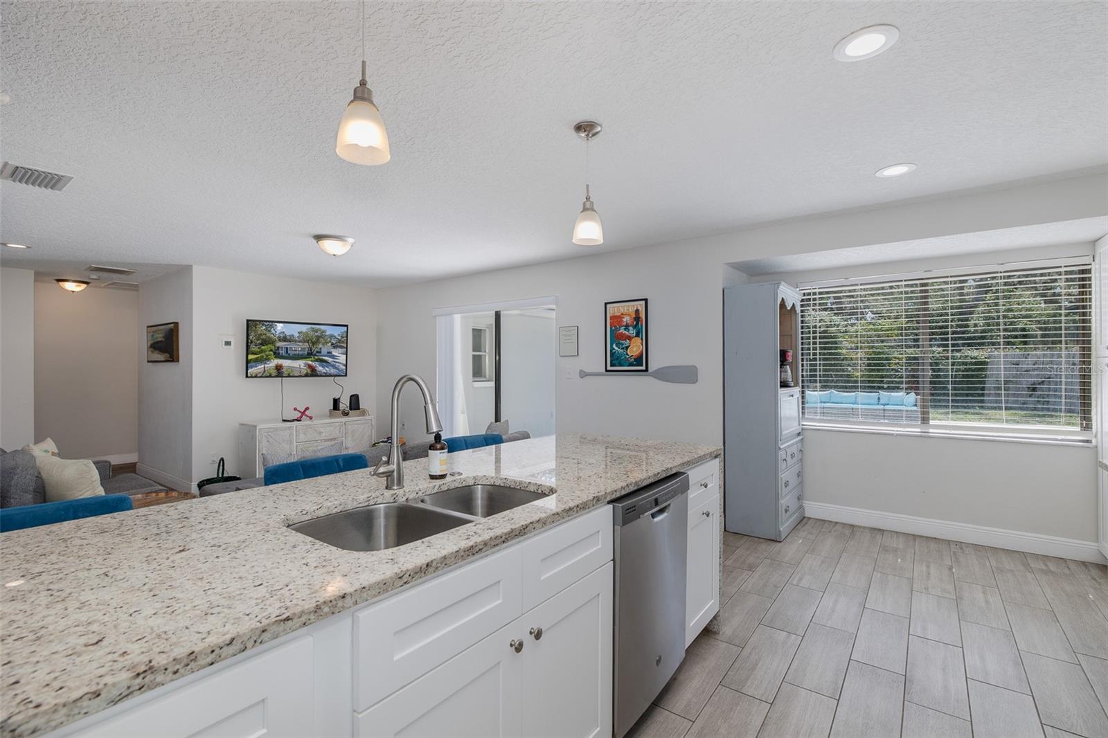 2180 PHILIPPE PKWY — photo 5