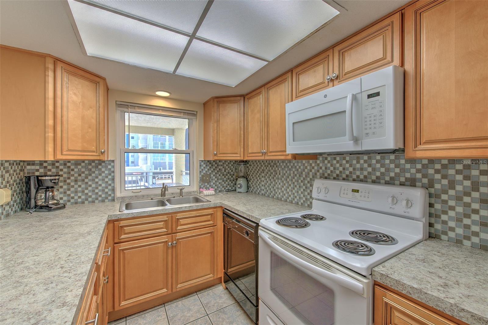 17450 GULF BLVD #103 — photo 19