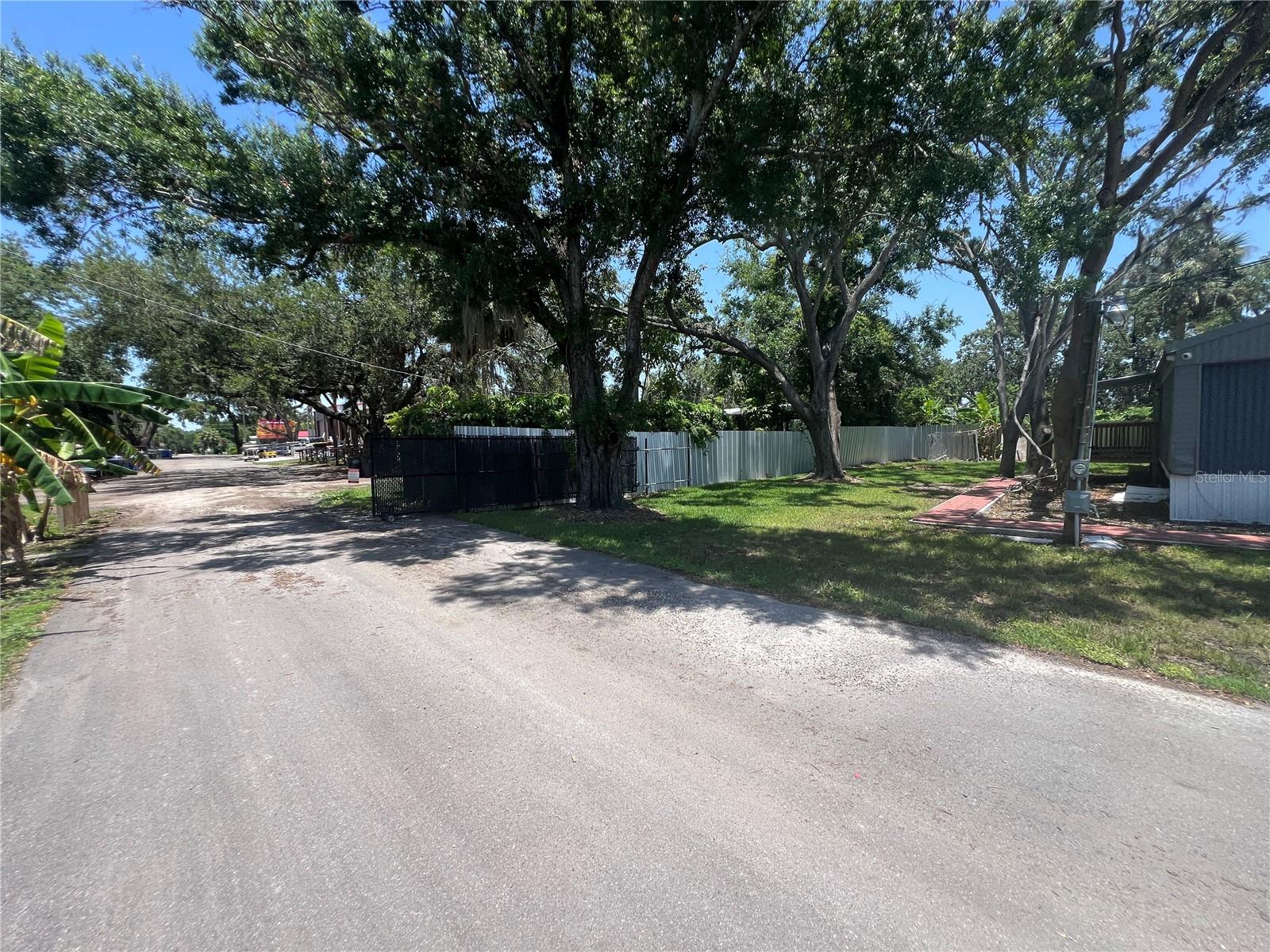 11224 RESTWOOD DR — photo 17