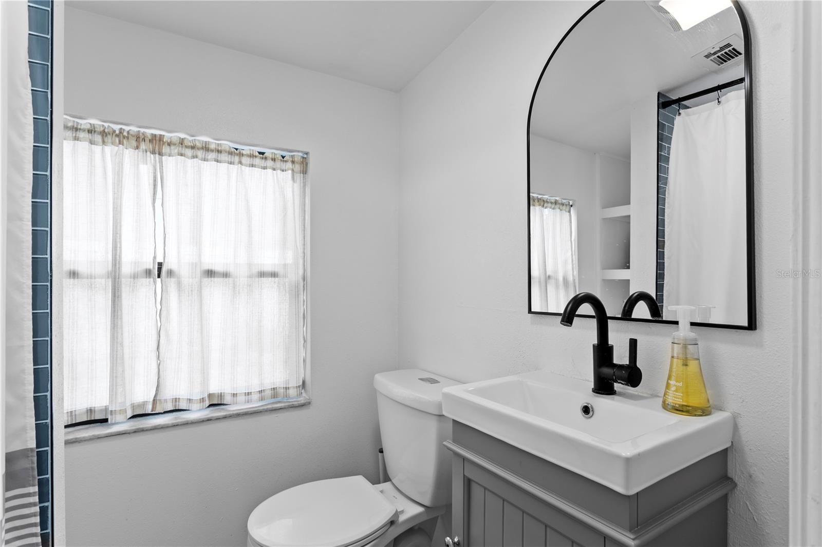 2407 S LOIS AVE — photo 19